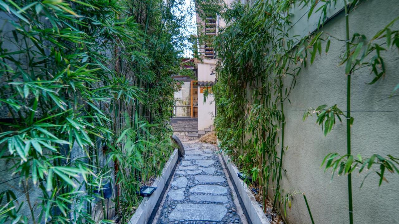 Gongxili - Chujian Hotel 昆明 エクステリア 写真